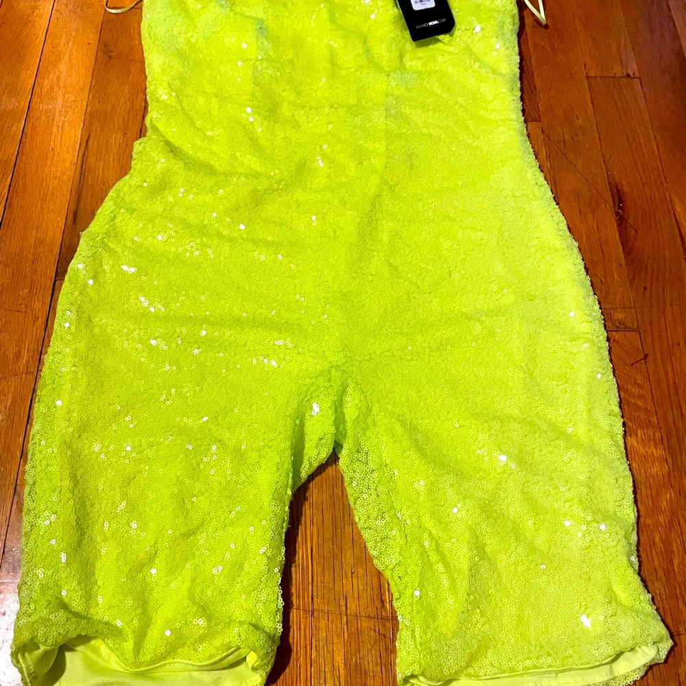 Neon yellow hello